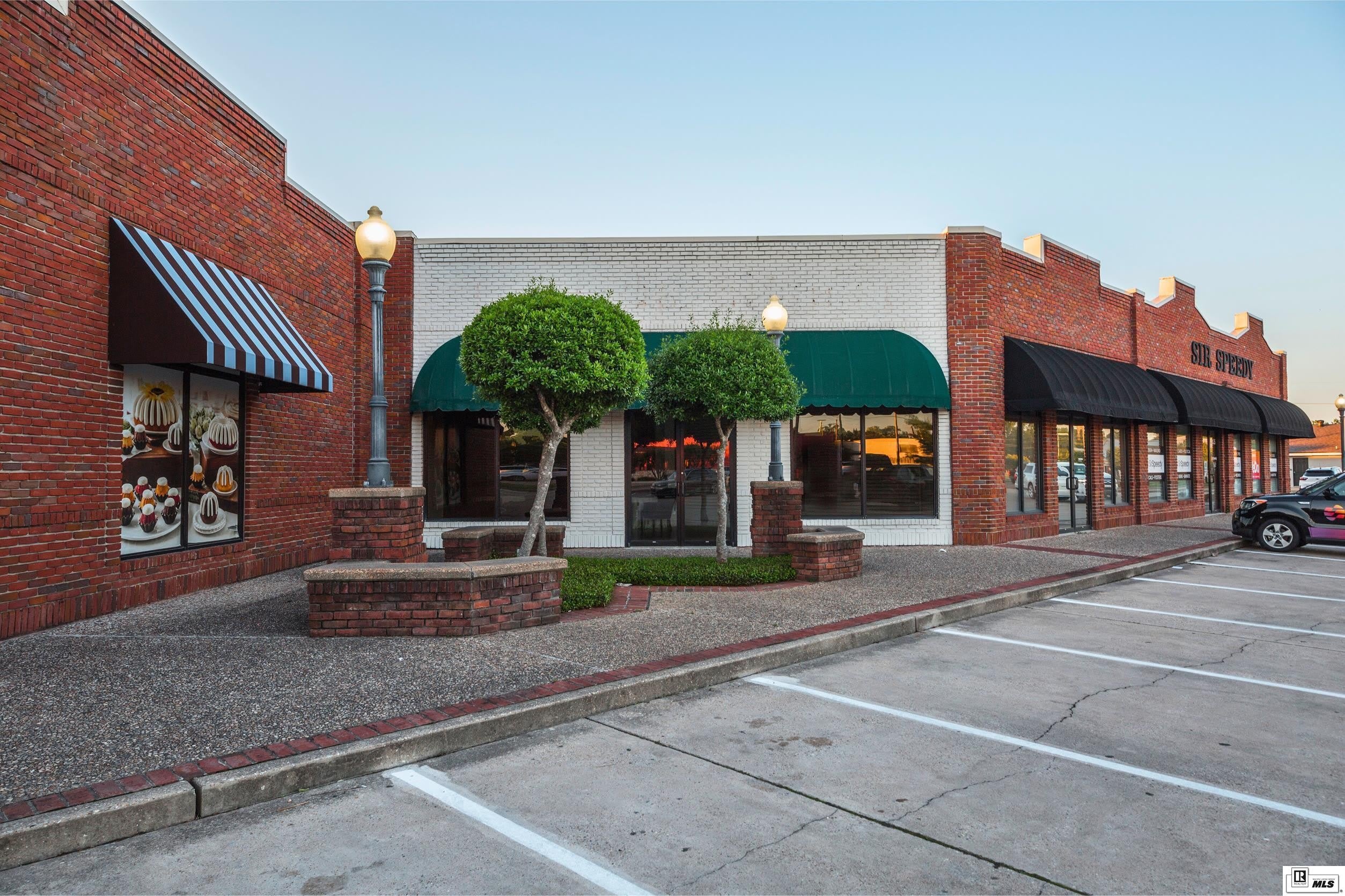 1821 AVENUE OF AMERICA – photo 1