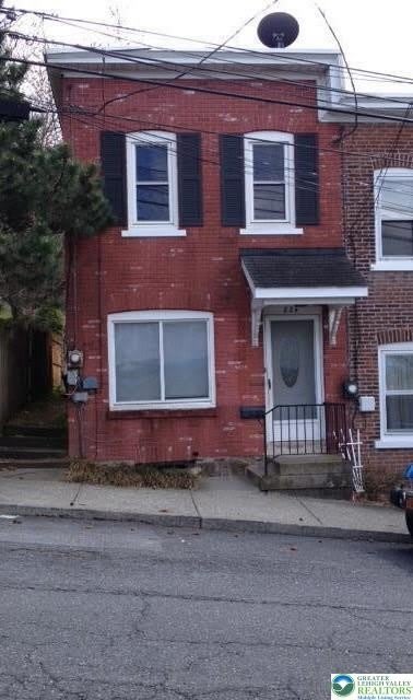 824 E 8Th Street E – photo 1