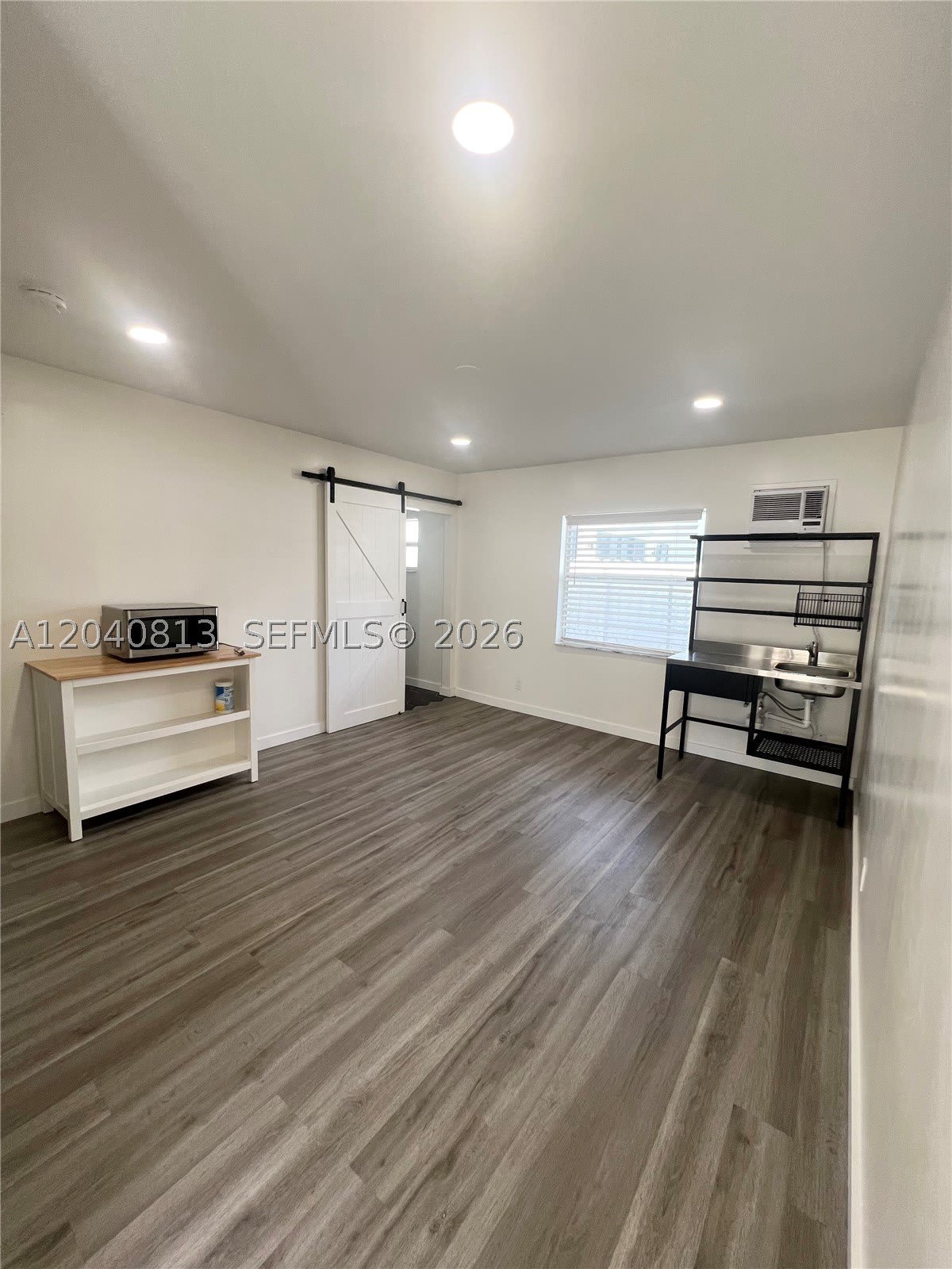 1015 SW 4th Ave – photo 1