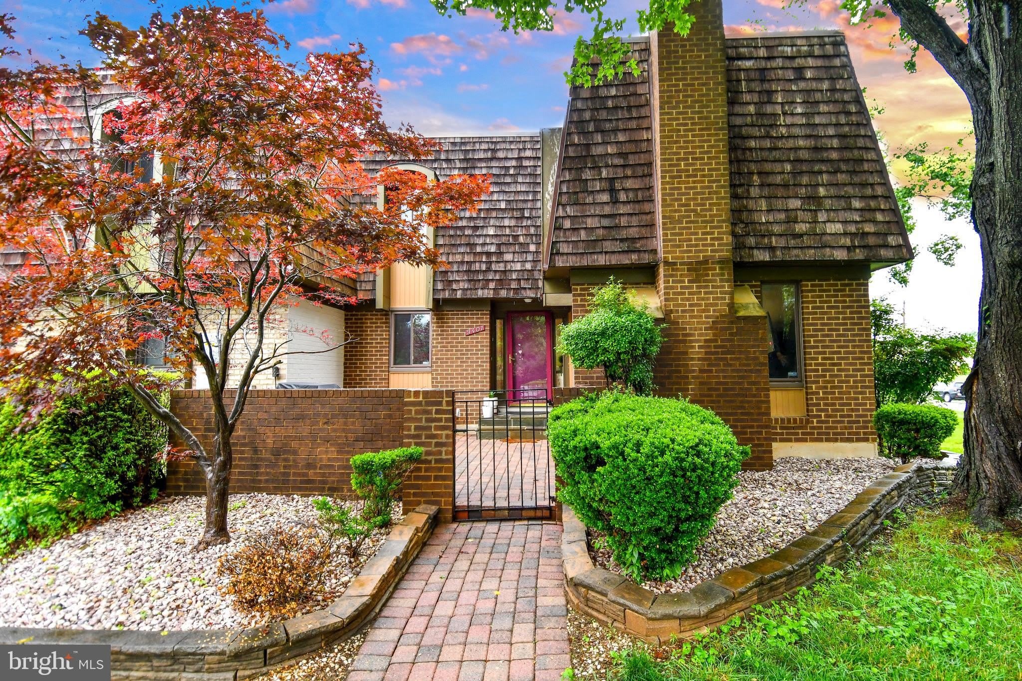 9401 HICKORY VIEW Place – photo 1 of 42