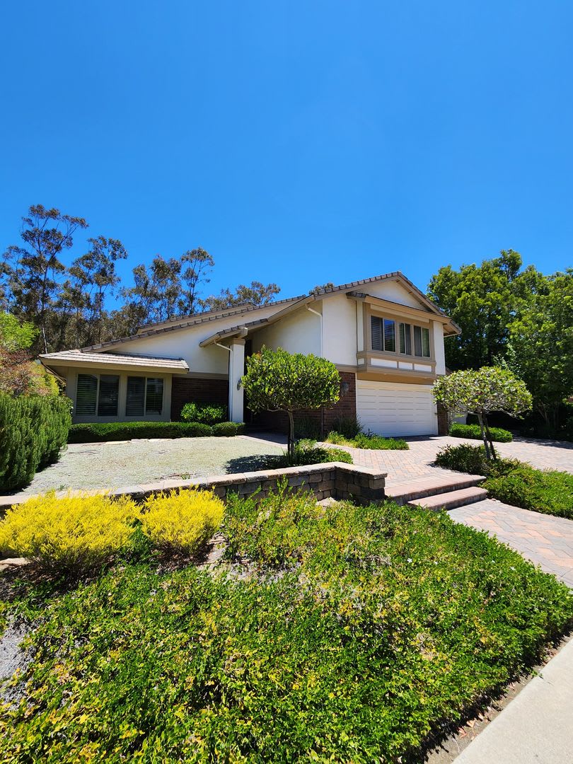 4 Bedroom House in Scripps Ranch South Of Pomerado(Crown Pointe) – photo 1