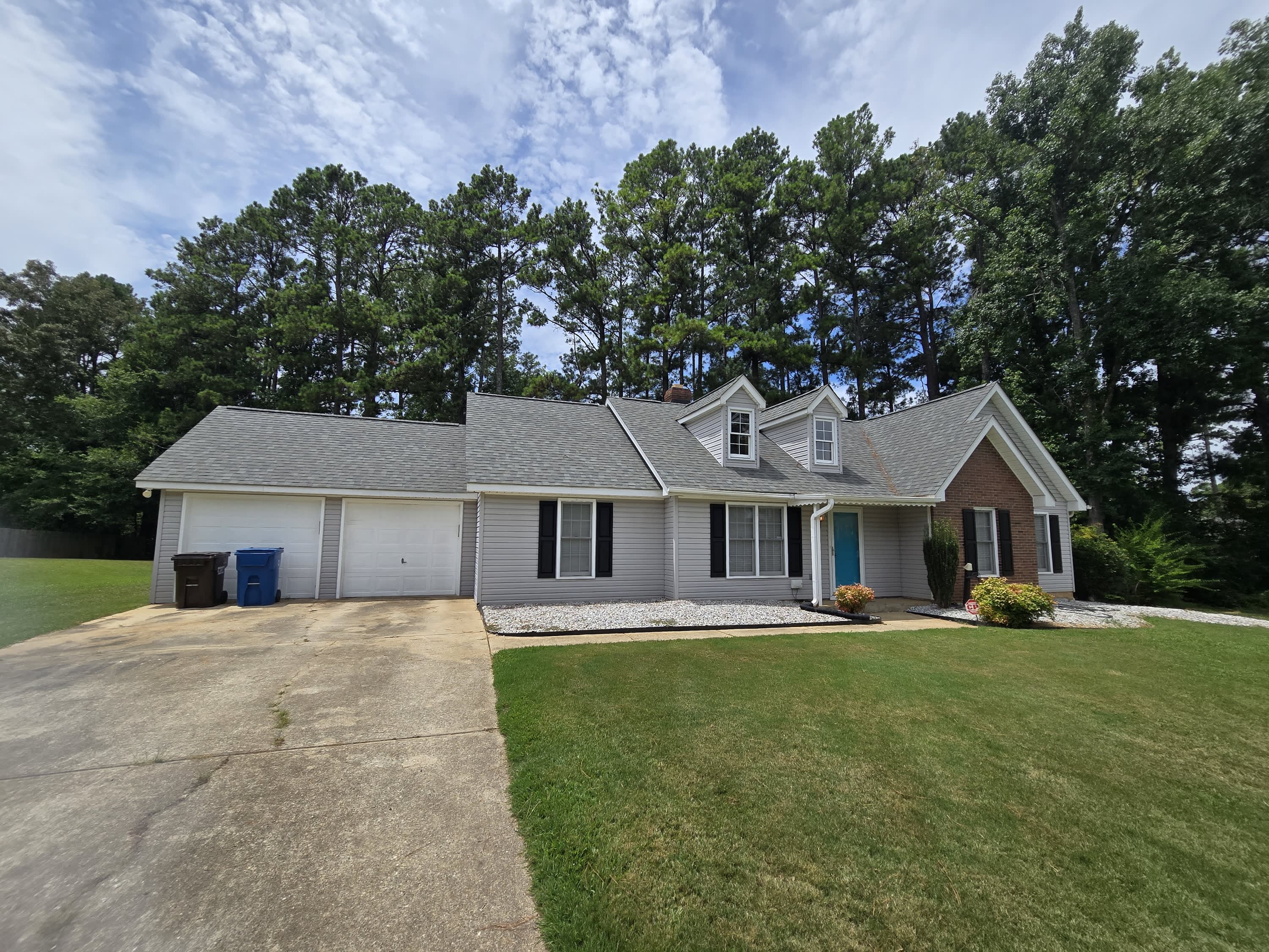 103 Thames Court – photo 1 of 9
