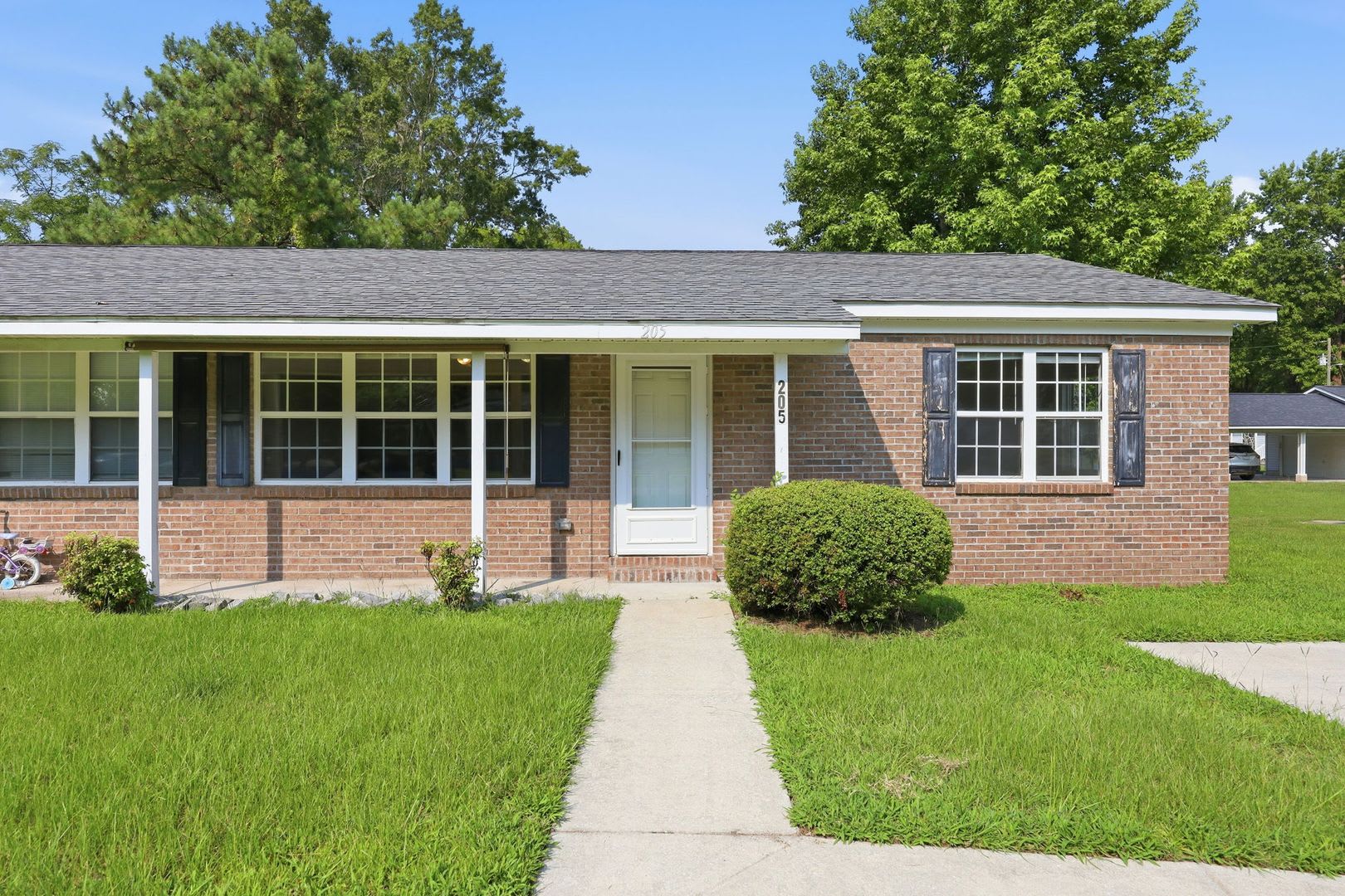 Welcome to 205 5th Avenue – photo 1