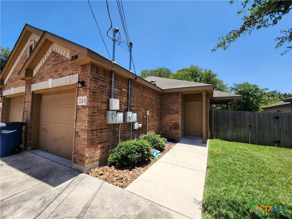 224 Anne Louise Drive – photo 1