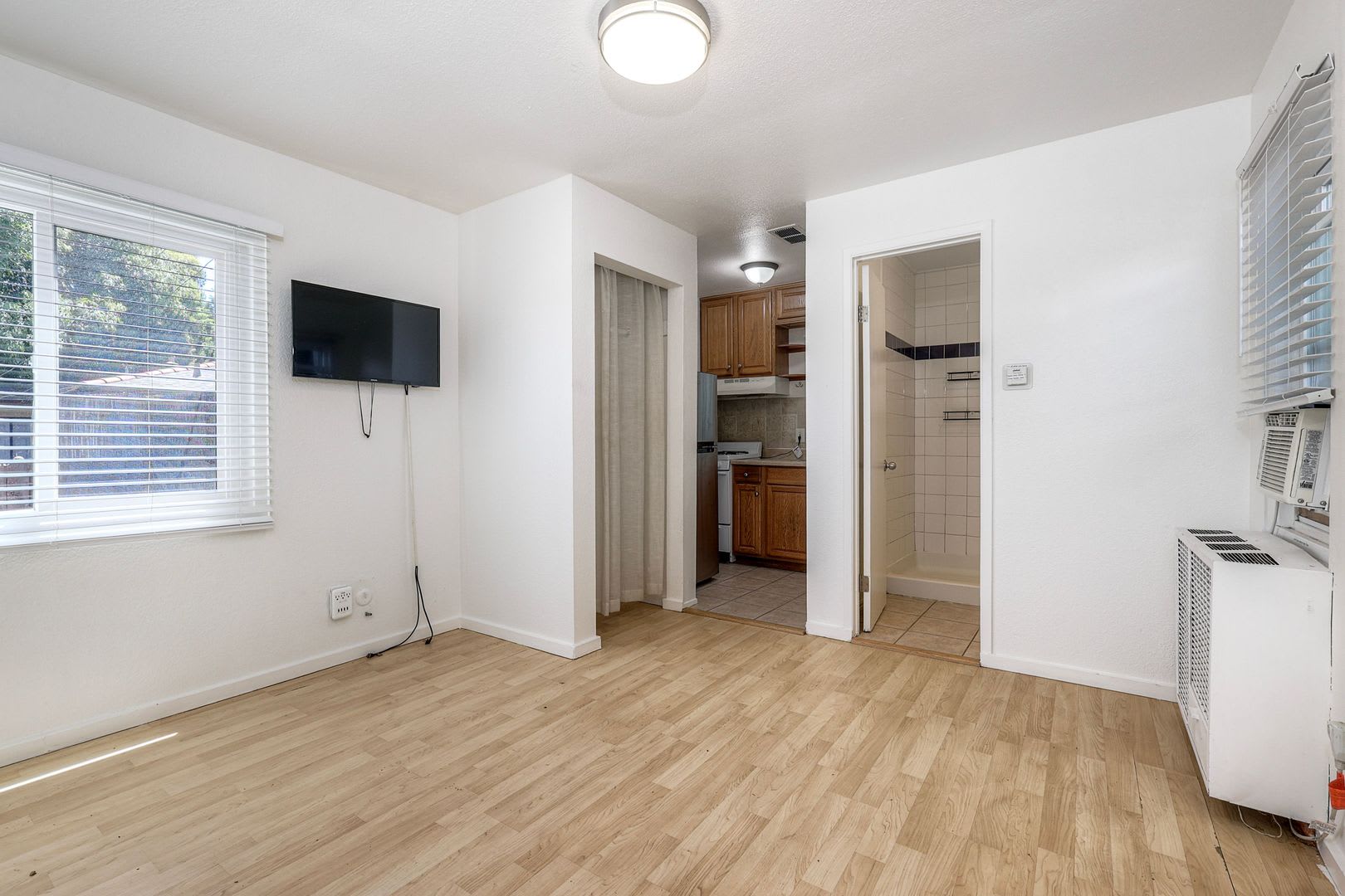 PRIVATE DETACHED STUDIO • PRIVATE FENCED YARD • GOLDEN HILL – photo 1