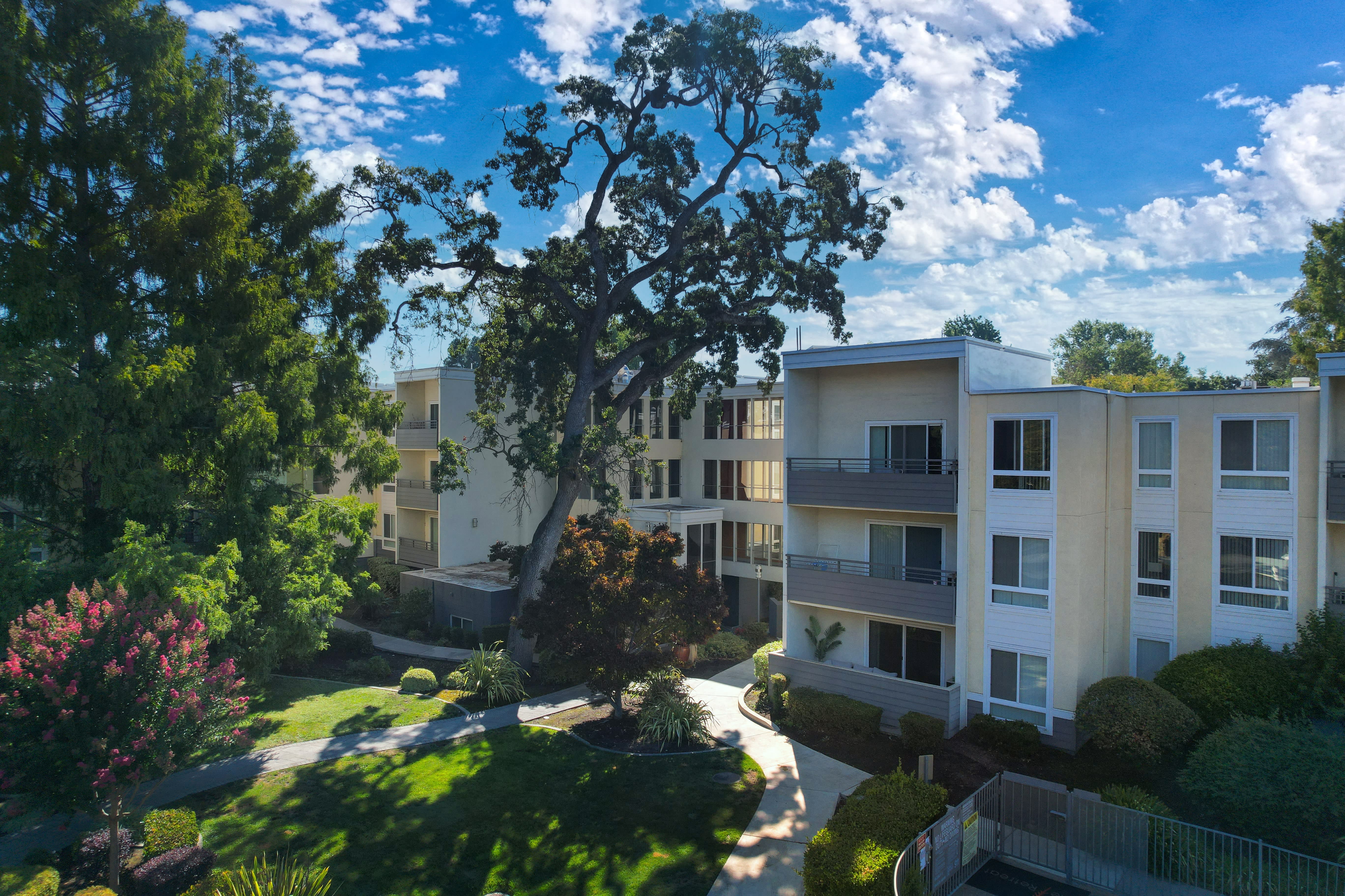 The Retreat Apartments – photo 1 of 251