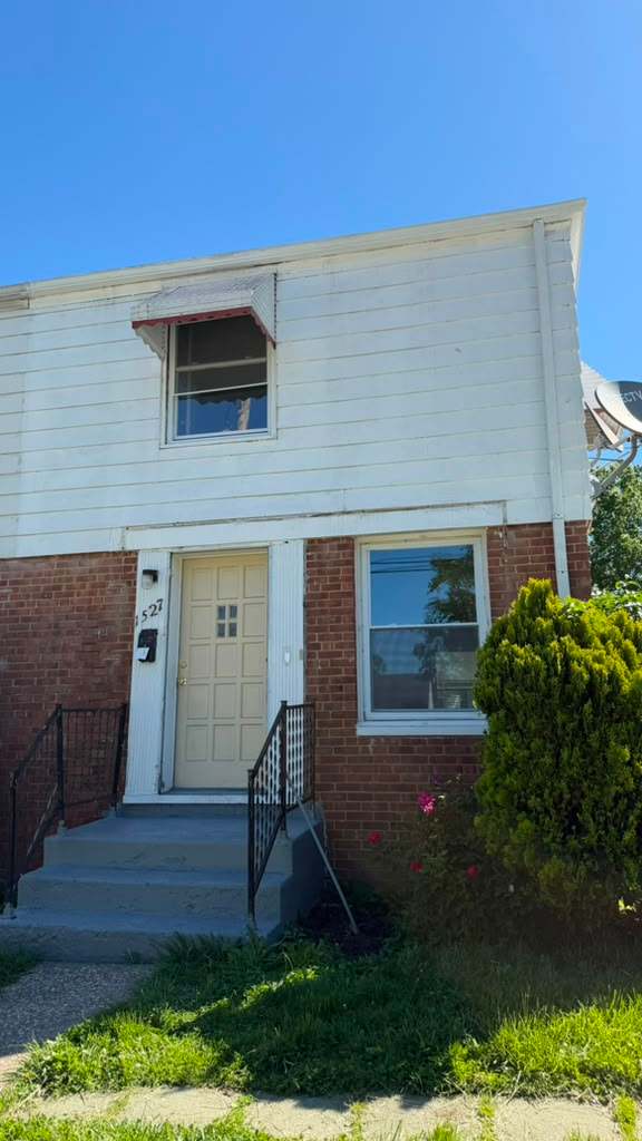 1527 Babbitt Road – photo 1 of 35