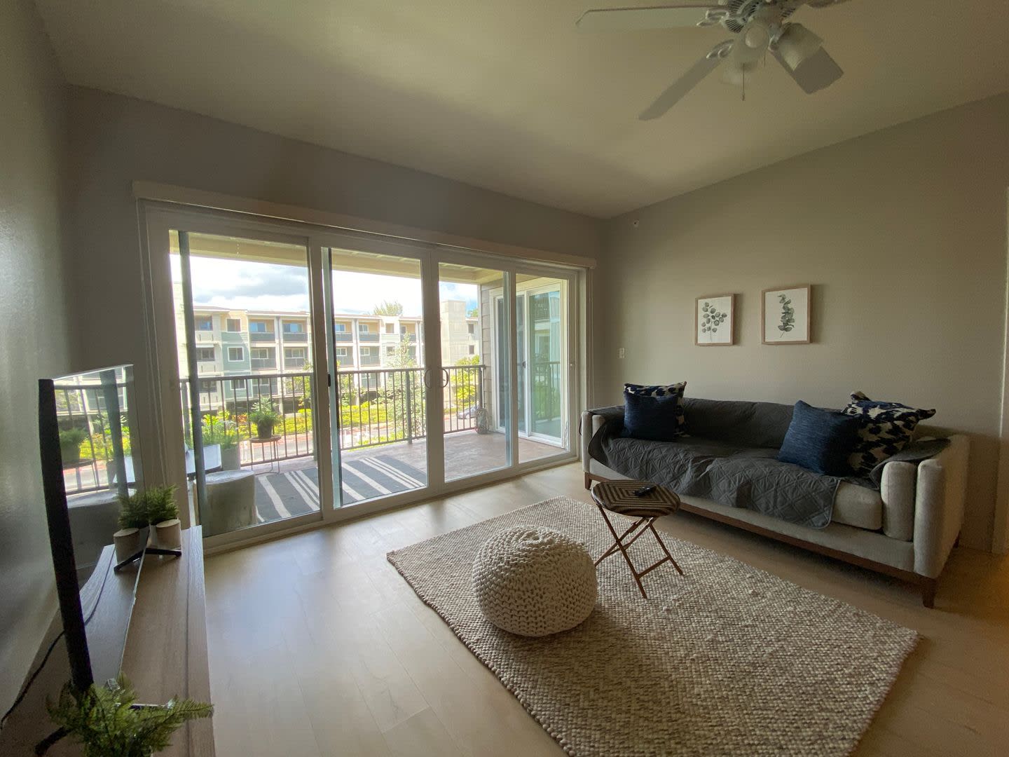 For Rent – photo 1