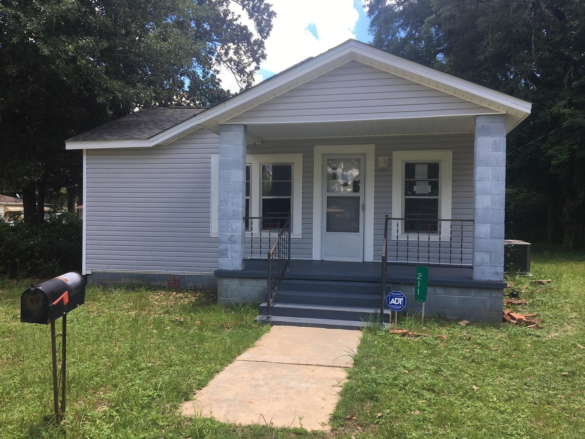 211 E Griffith Avenue – photo 1 of 9