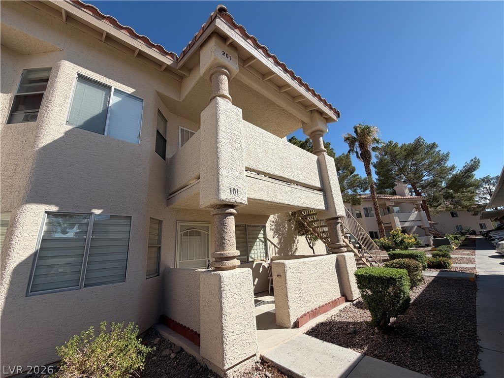920 Rockview Drive – photo 1