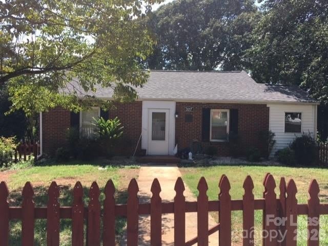 327 Westwood Drive – photo 1 of 6