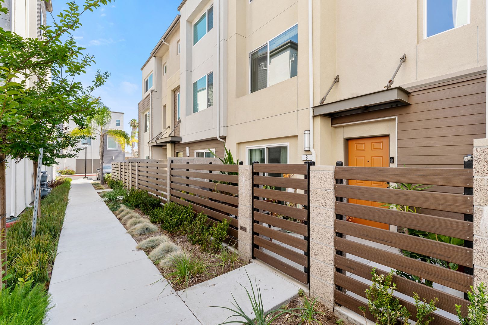 Modern Tri Level Townhome In Gated Gardena Community With 2 Car Garag – photo 1