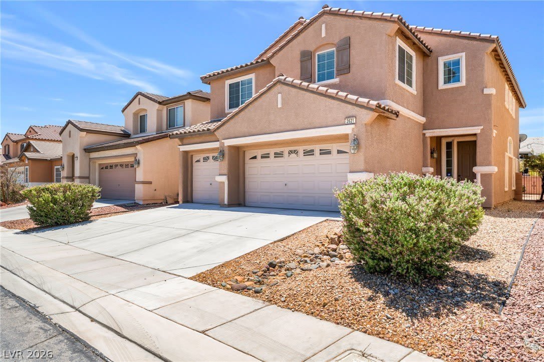 2621 LAZY LEOPARD Court – photo 1 of 25