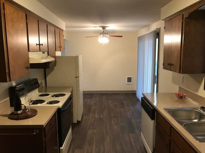 973 Hopkins Court Northeast – photo 1