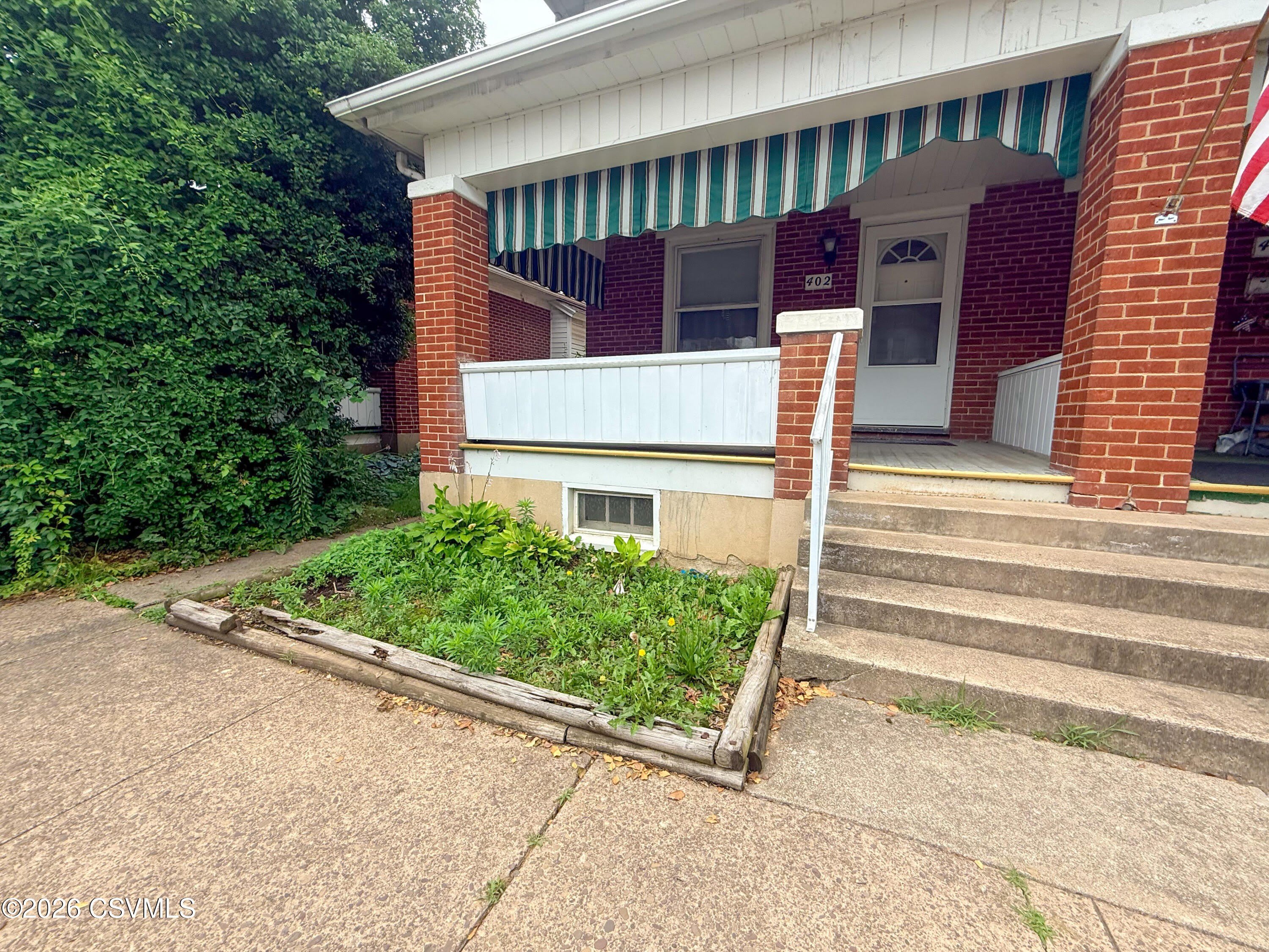 402 N ORANGE Street – photo 1 of 12
