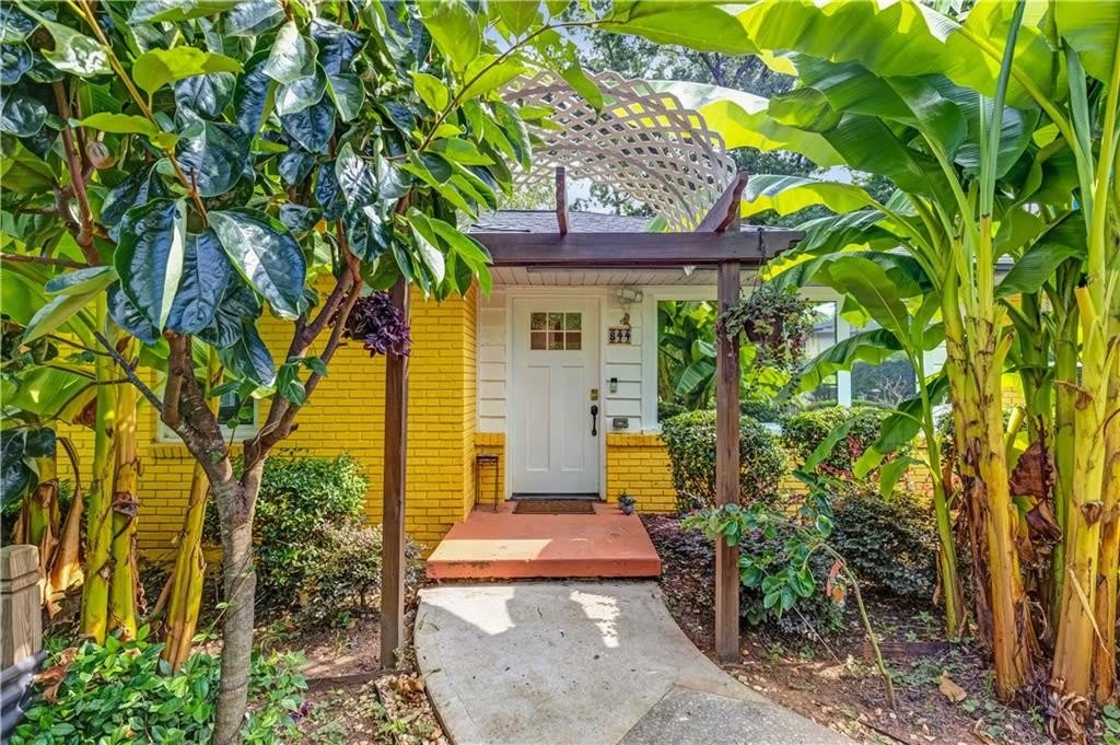 844 Deckner Avenue SW – photo 1