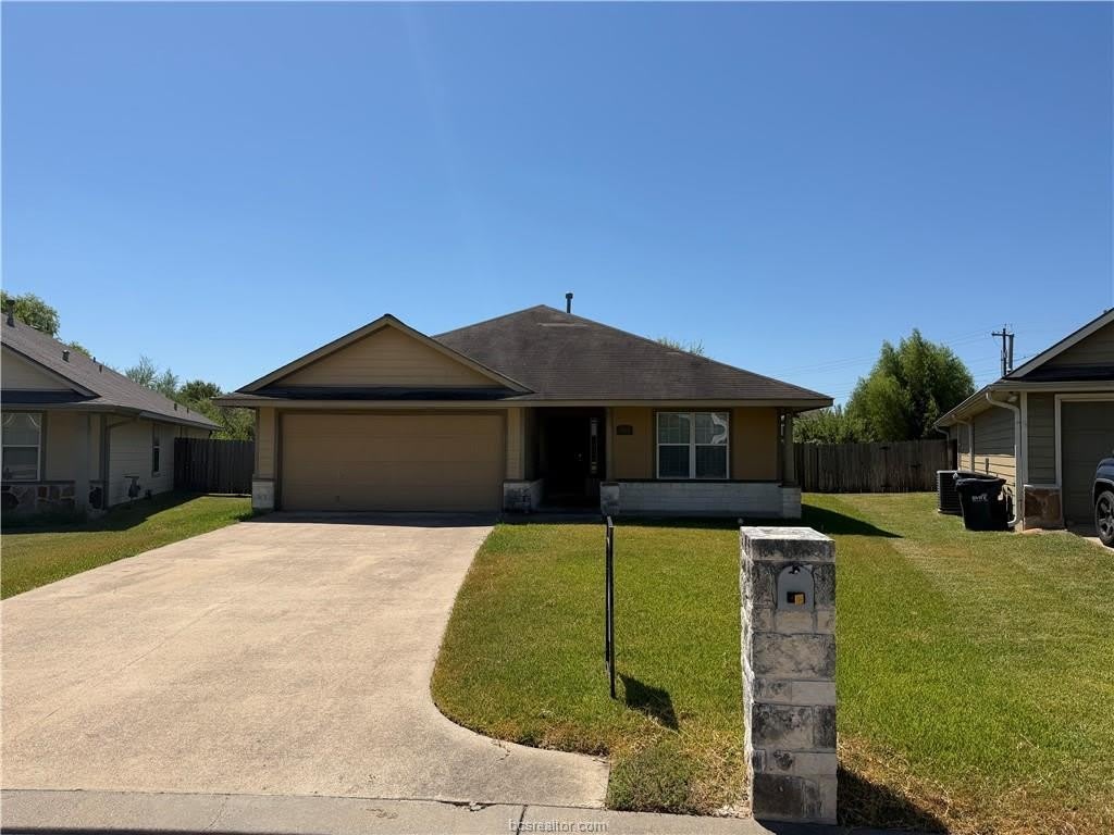 933 Crested Point Drive – photo 1