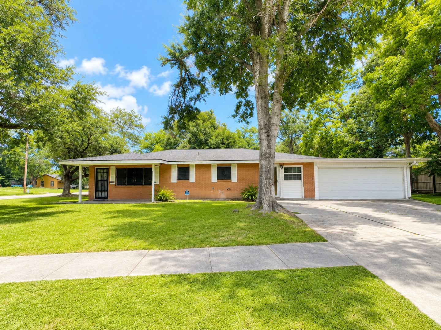 Stunning 3 Bedroom Home – photo 1 of 115