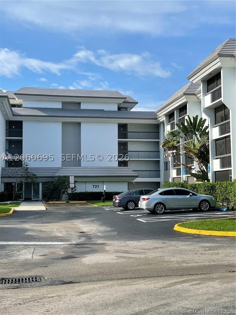 721 N Pine Island Rd – photo 1