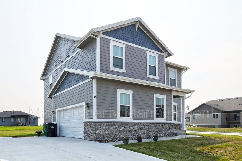 2302 SW 23rd St – photo 1
