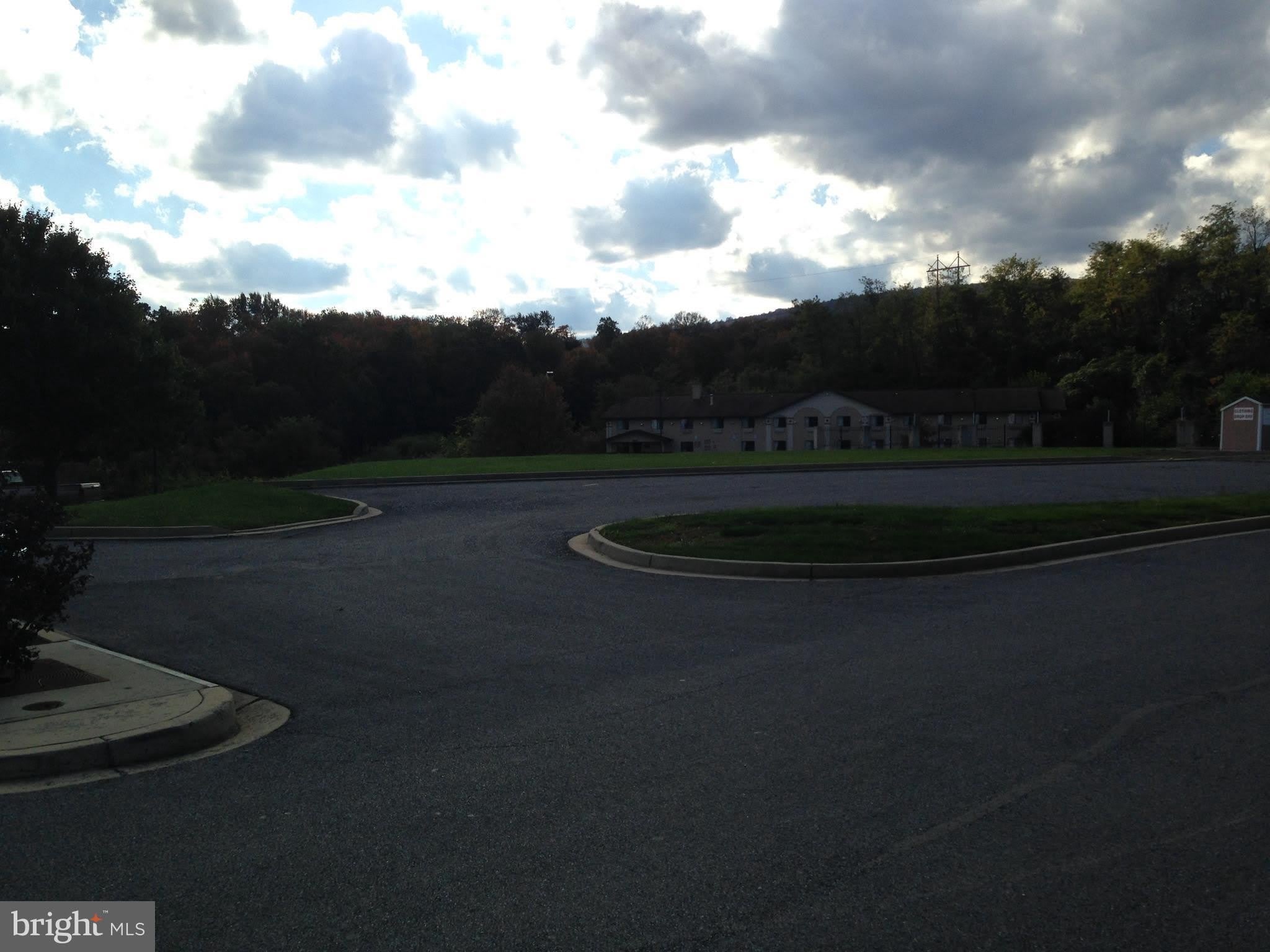 229 TIPPIN Drive – photo 1 of 6