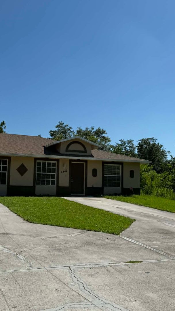 2 Bedroom + Den in Lehigh Acres – photo 1