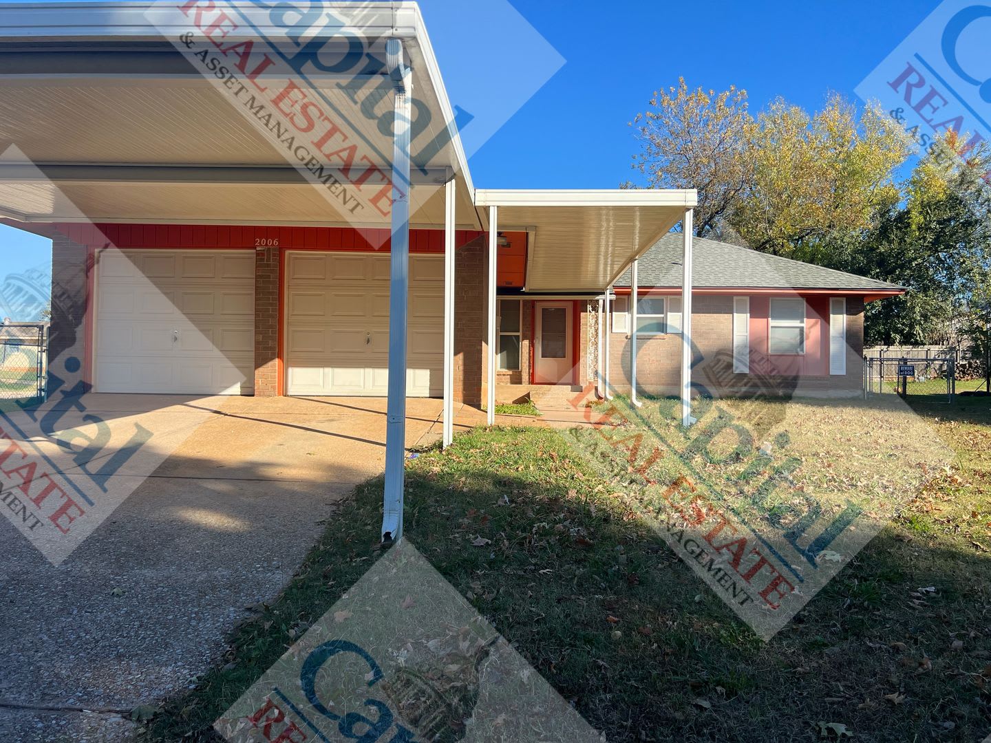 Charming Moore Home – photo 1