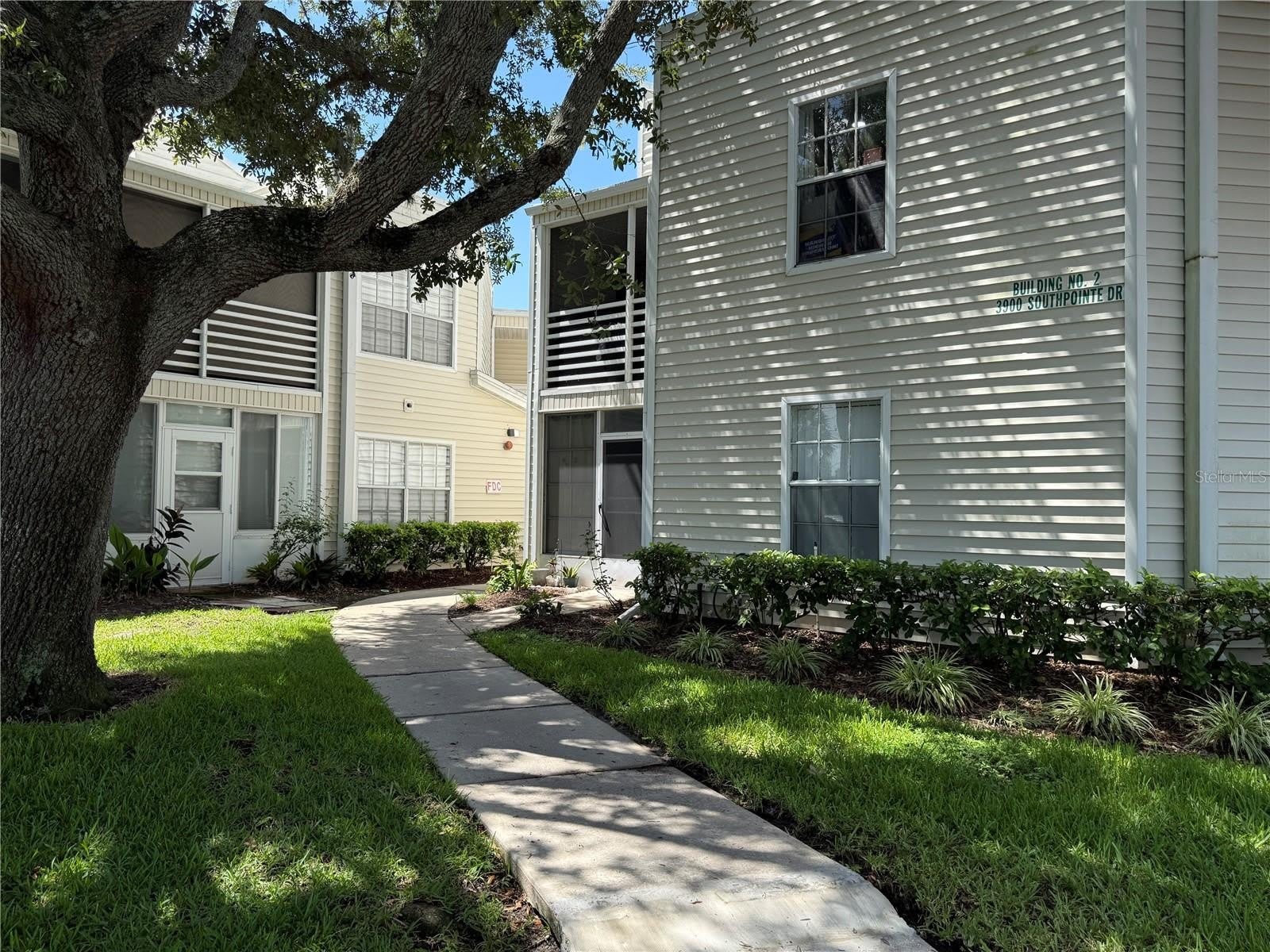 3900 SOUTHPOINTE Drive – photo 1