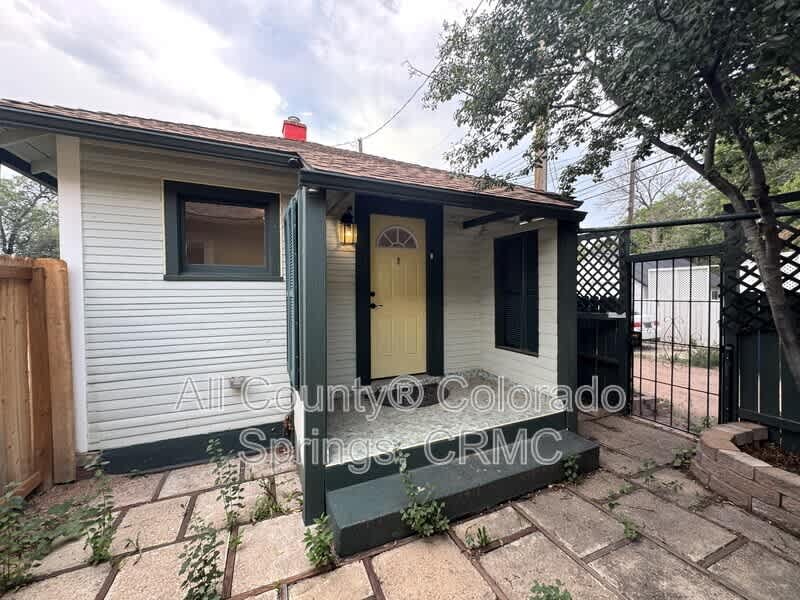 217 E Jefferson Street – photo 1 of 12