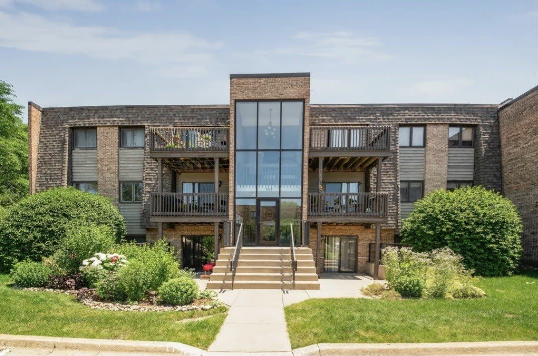 1424 Stonebridge Circle – photo 1