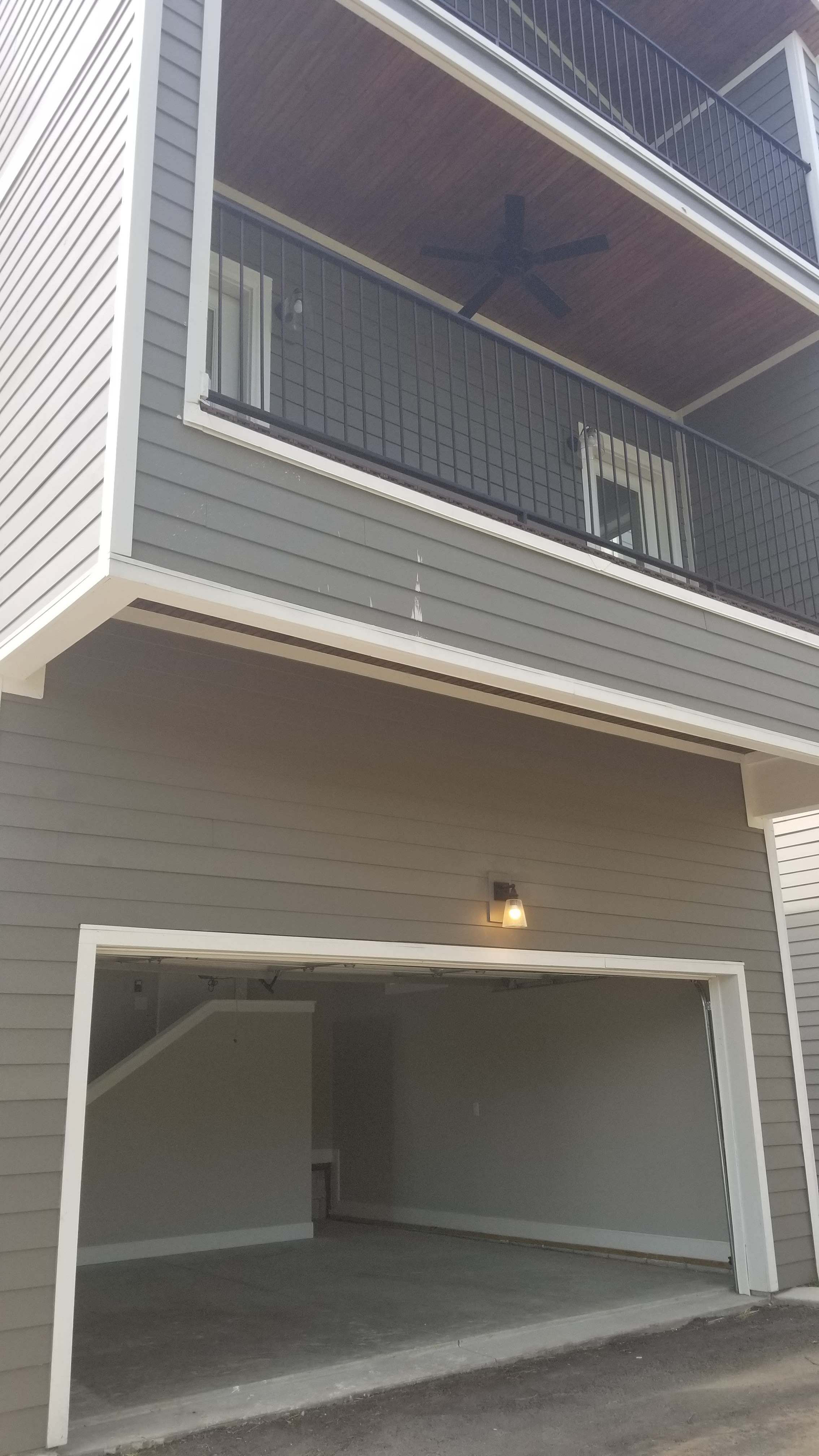 1121 Lawrence Ave Unit 6 – photo 1