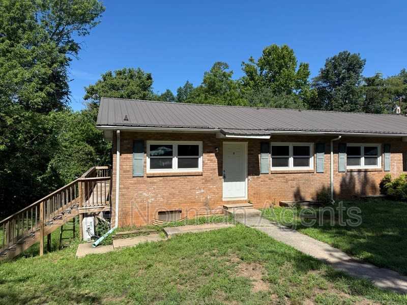 2320 Shade Tree St – photo 1 of 7
