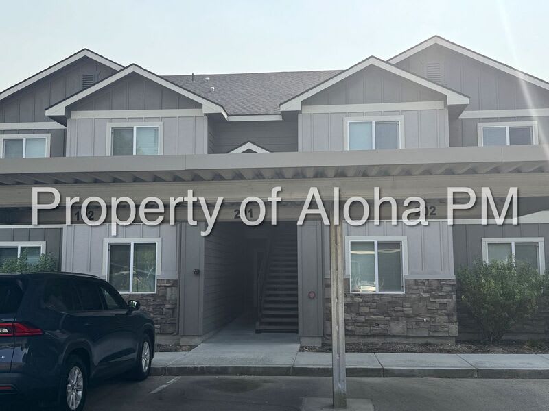 10639 W Wasdale – photo 1 of 12