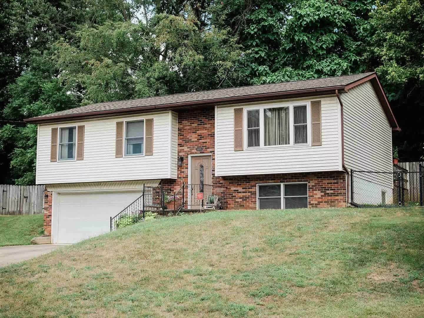 First Month S Rent Free Three Bedroom Two Bathroom Home – photo 1