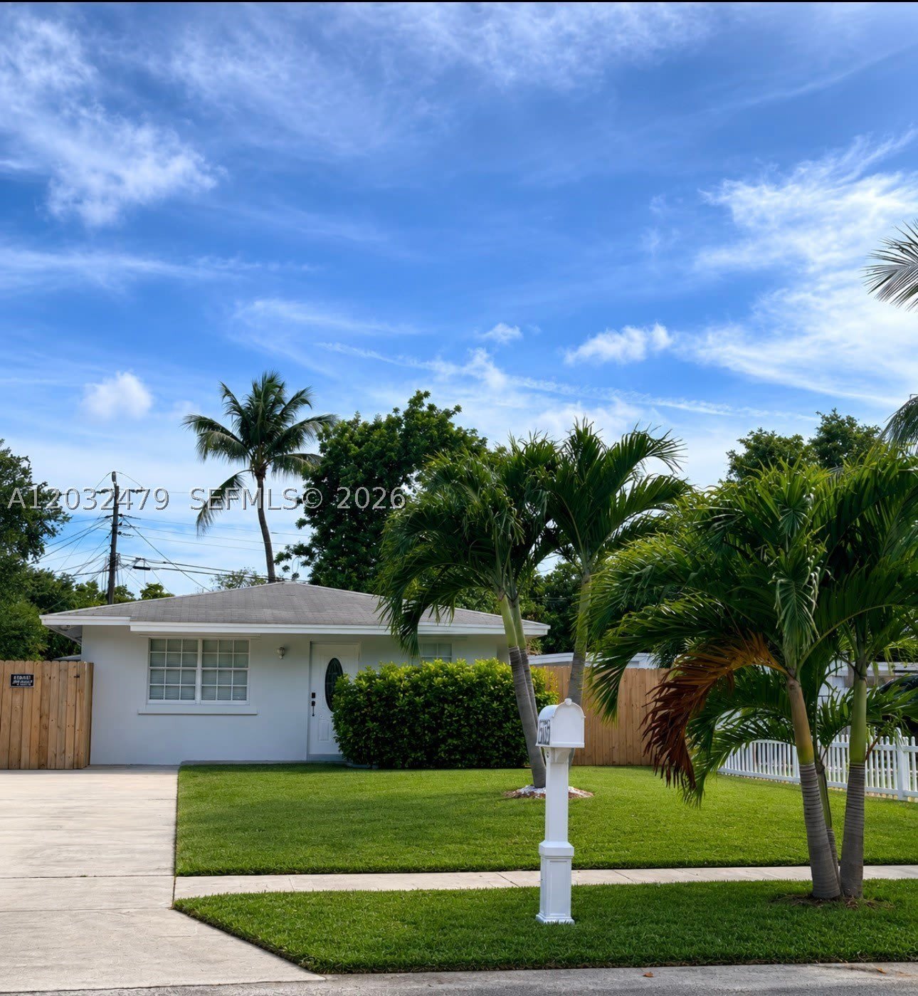 1116 N 61st Ave – photo 1