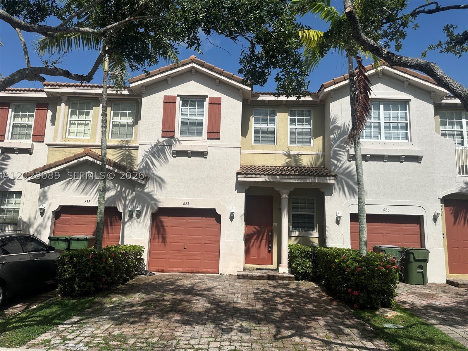 662 NE 21st Ter – photo 1