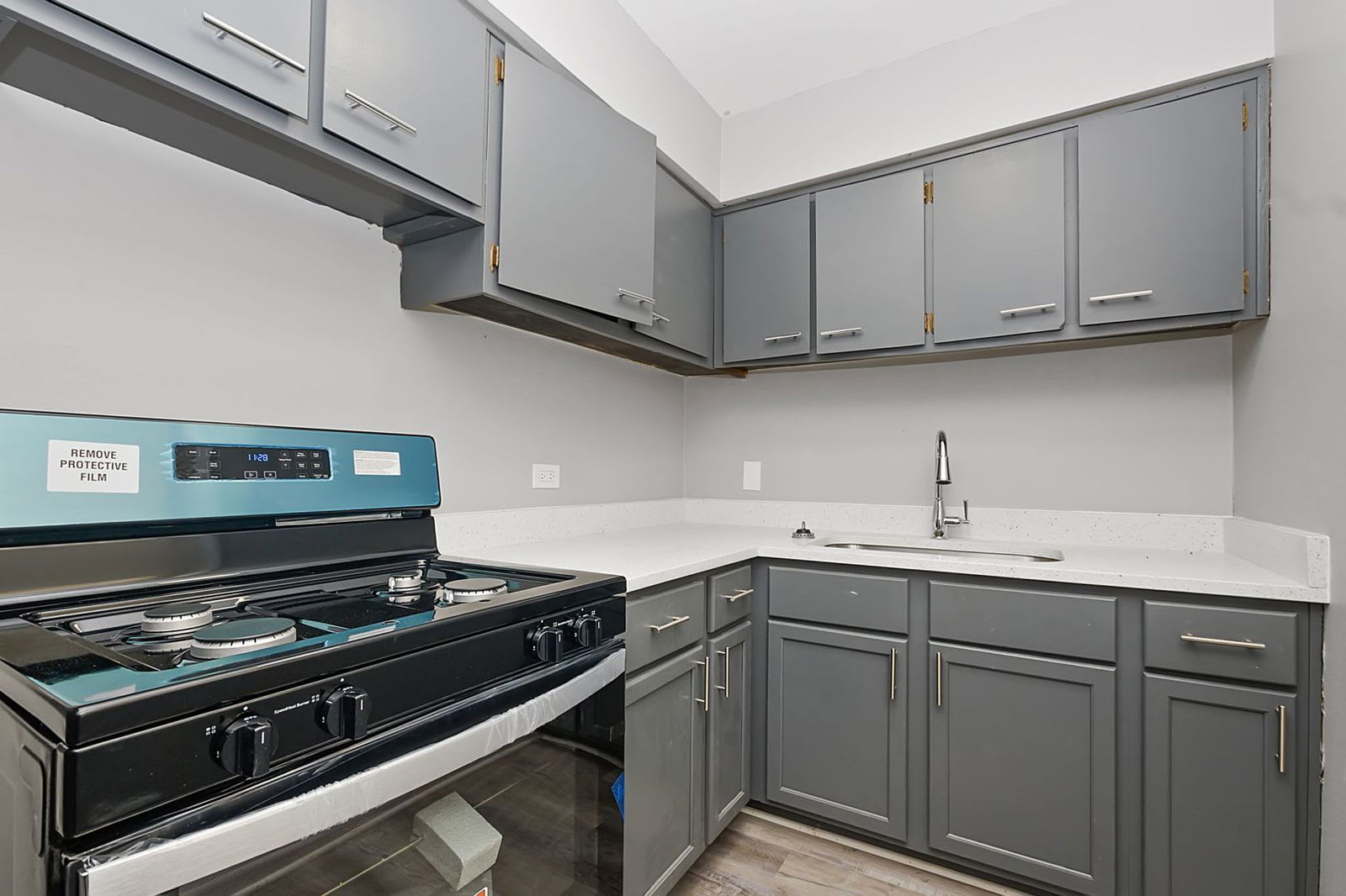 7812 South Troy Street – photo 1