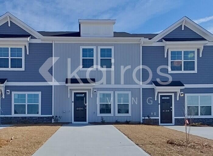 2097 Banyan Circle – photo 1 of 293
