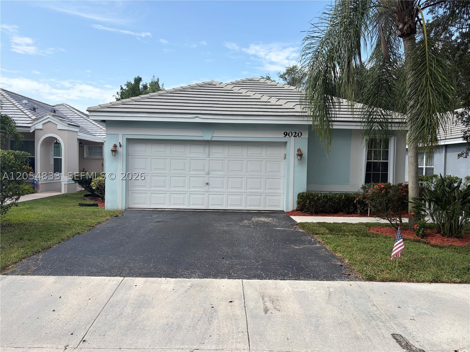 9020 Lake Park Cir N – photo 1