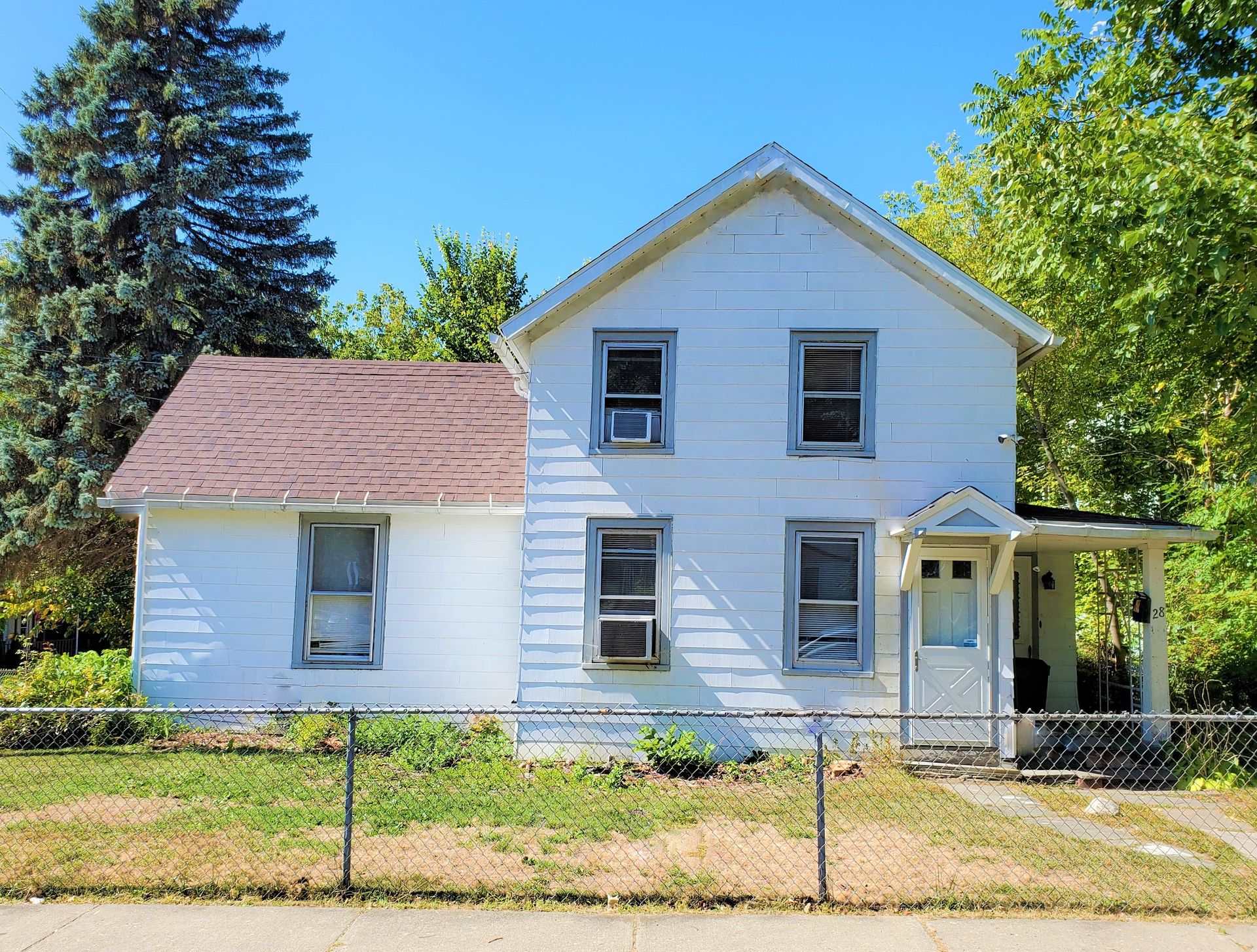 Renovated Four Bedroom House In A Great Location – photo 1