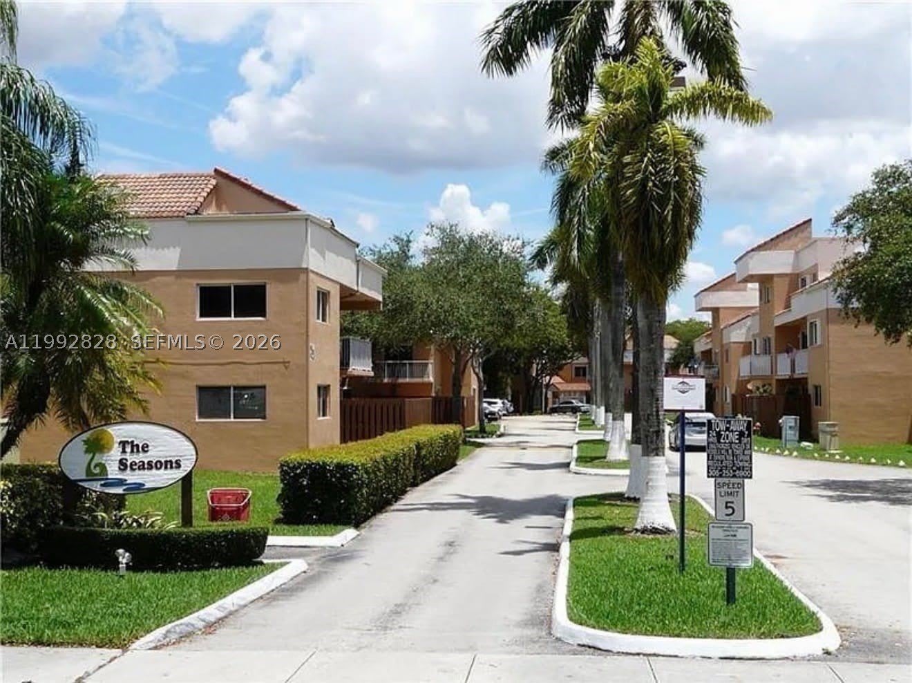 14907 SW 80th St – photo 1