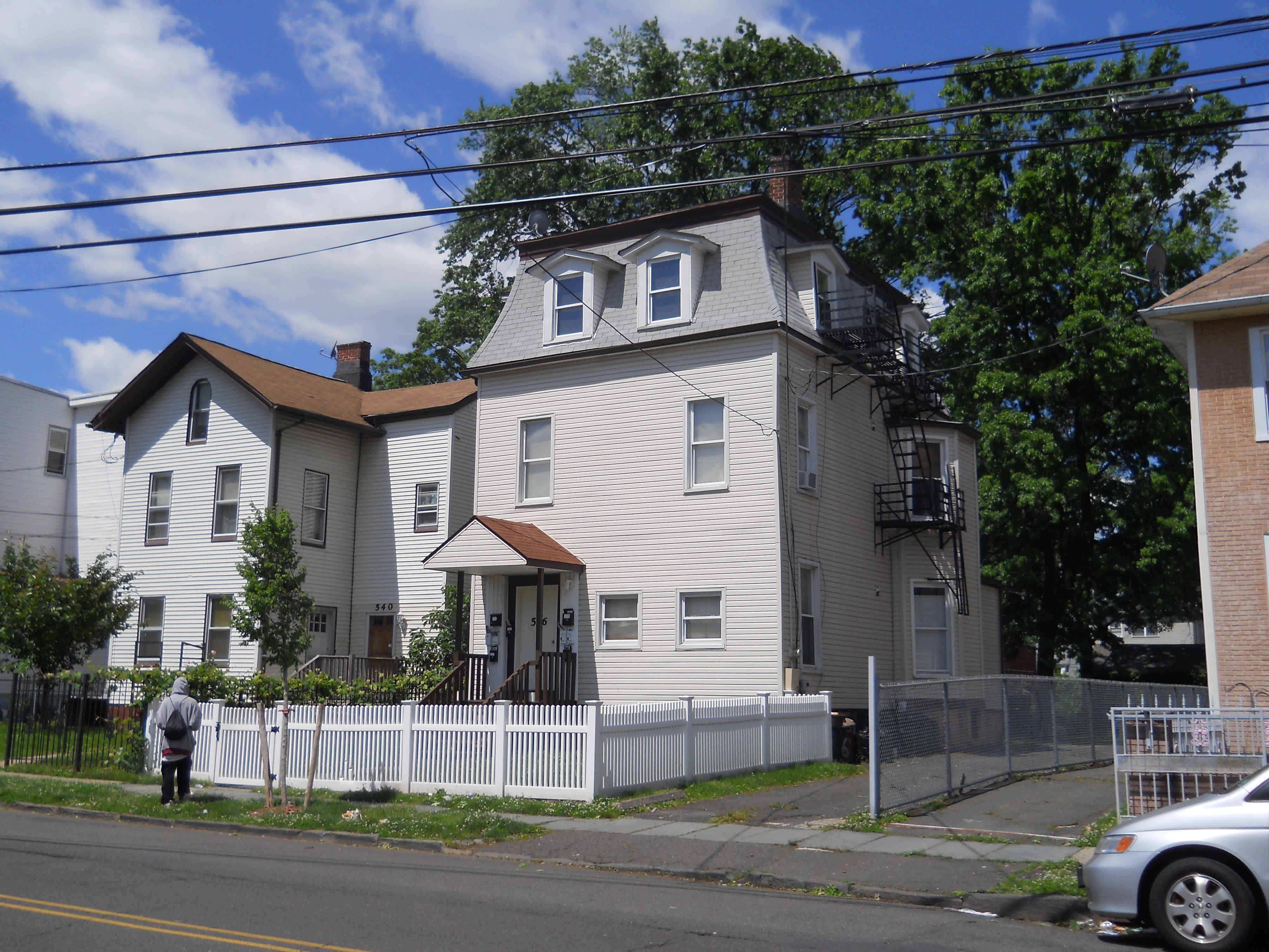 546 Jefferson Ave – photo 1 of 7