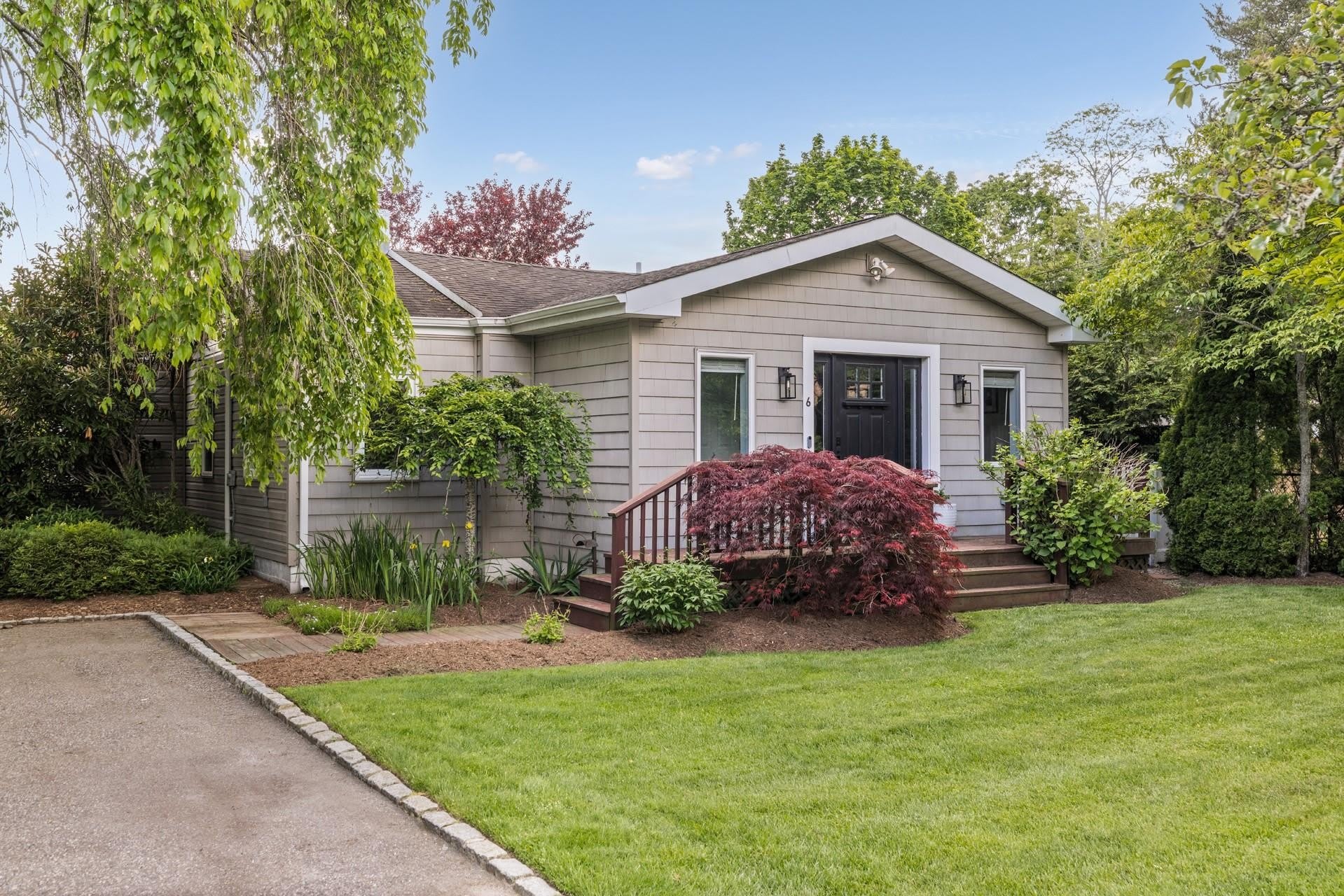 6 West End Avenue – photo 1 of 19