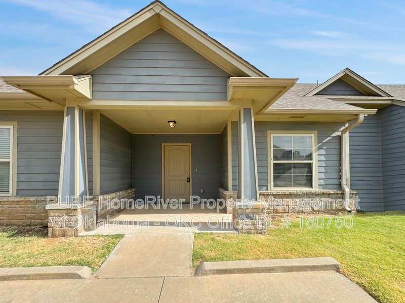 909 SW 92nd St – photo 1