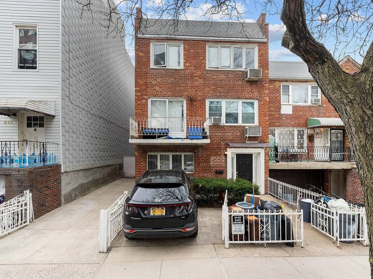 249 NEWKIRK AVE – photo 1