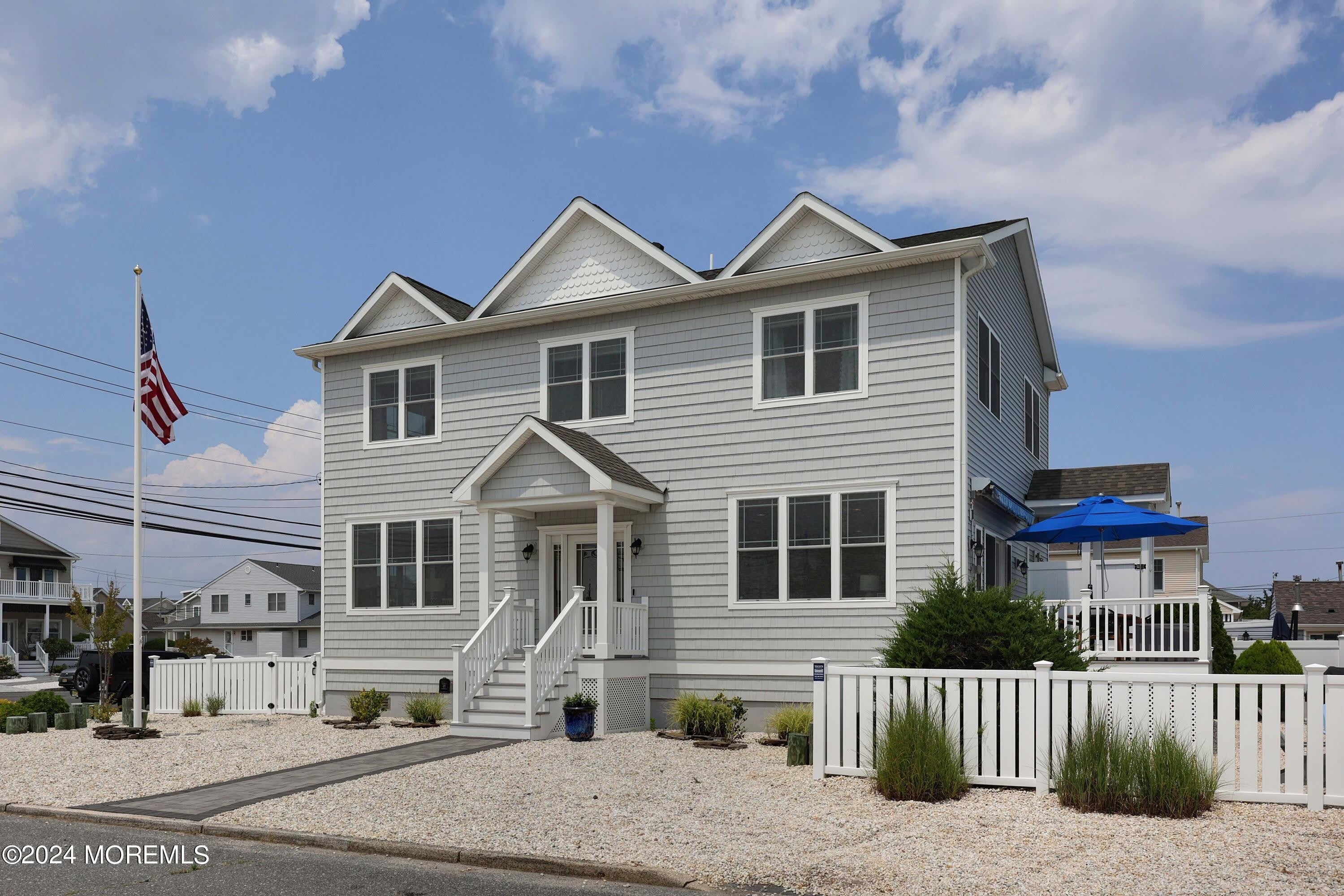 1607 Baltimore Avenue – photo 1 of 28