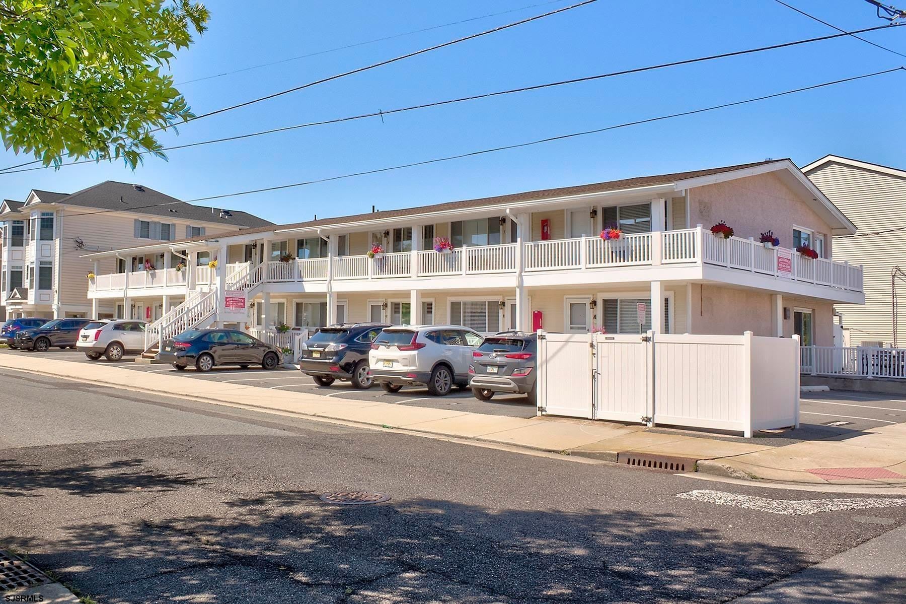 130 N Adams Ave – photo 1