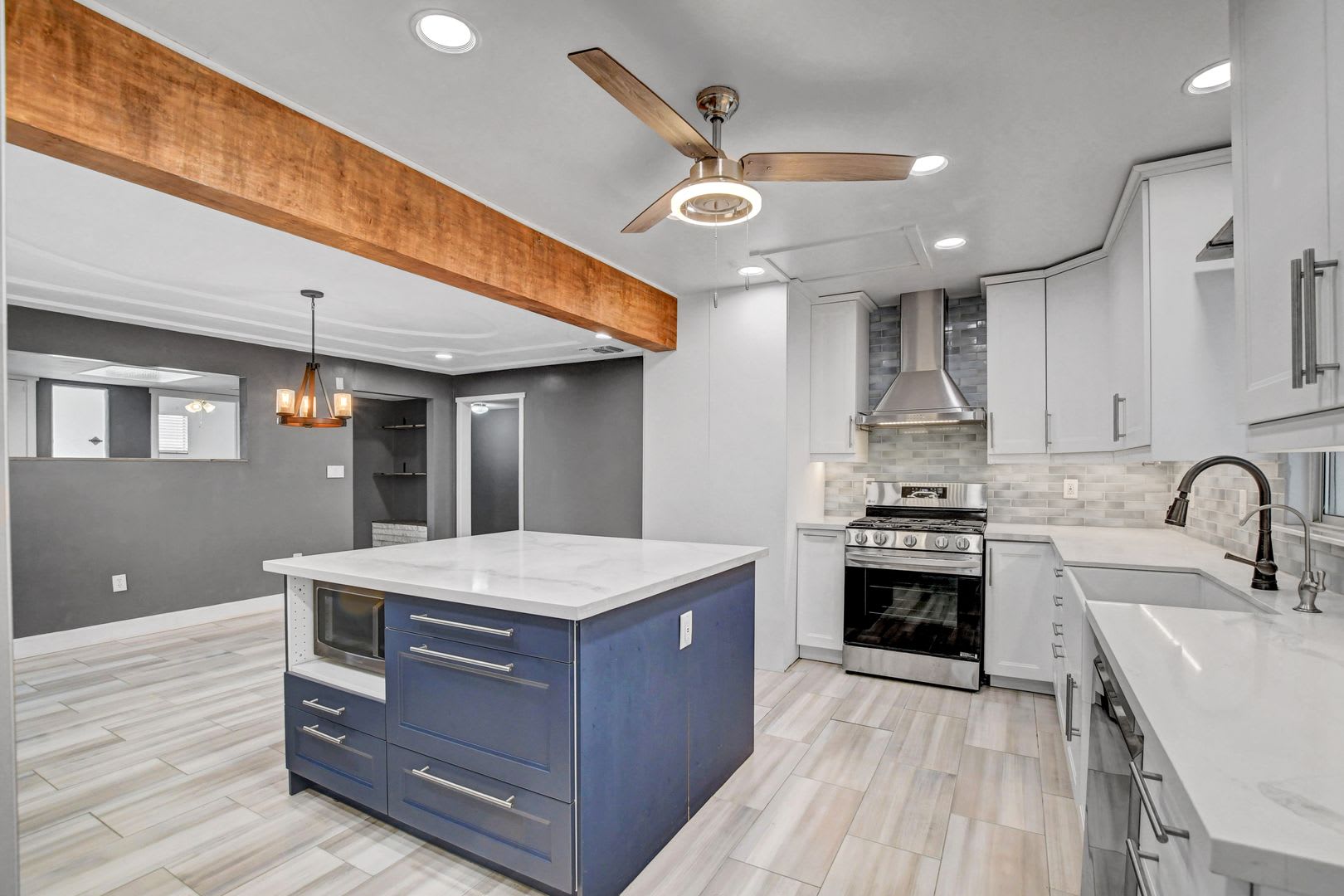 UNIQUE SINGLE FAMILY HOME! – photo 1