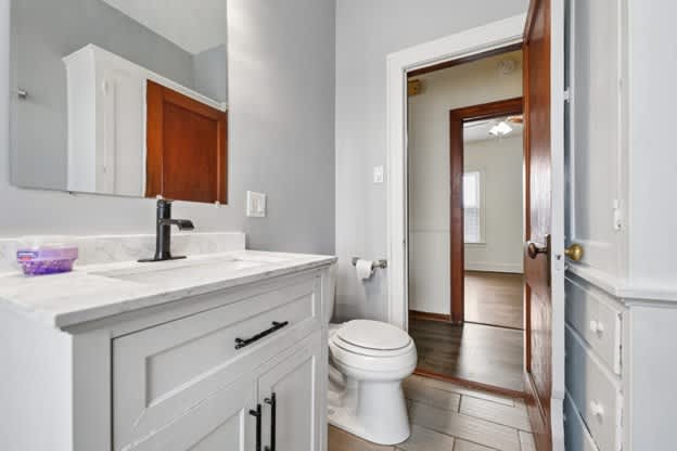 10226 South Charles – photo 1
