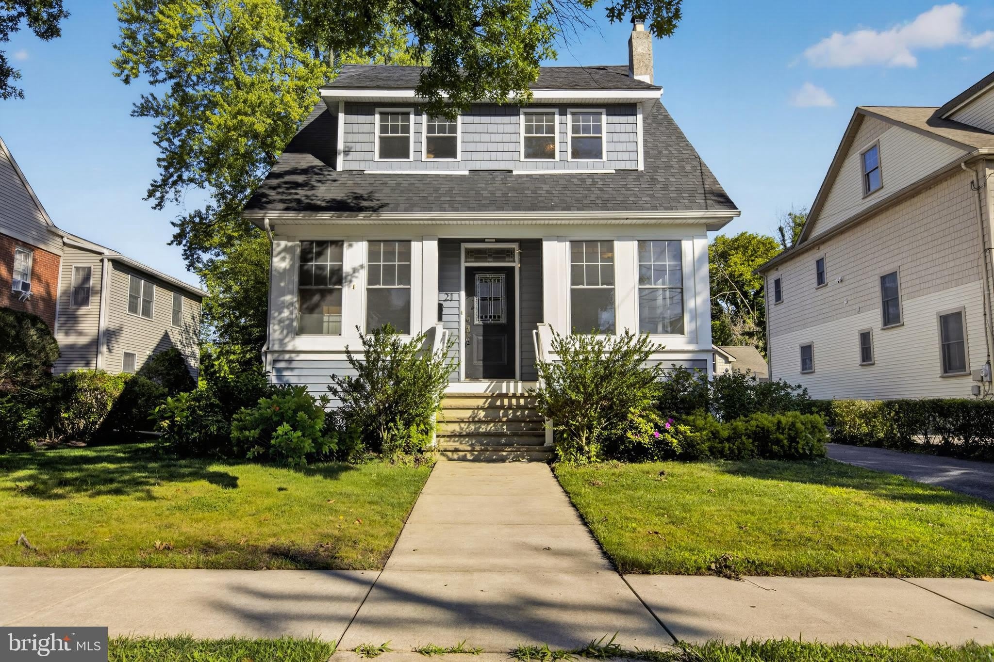 21 E Redman Avenue – photo 1 of 151